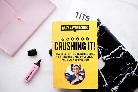 Crushing It!: How Great Entrepreneurs Build Their Business and Influence-and How You Can, Too Hardcover by Gary Vaynerchuk